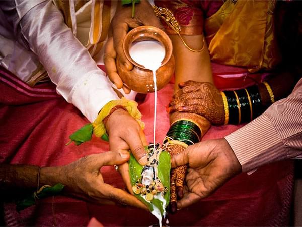 Best Hindi pandit for marriage puja in Bangalore